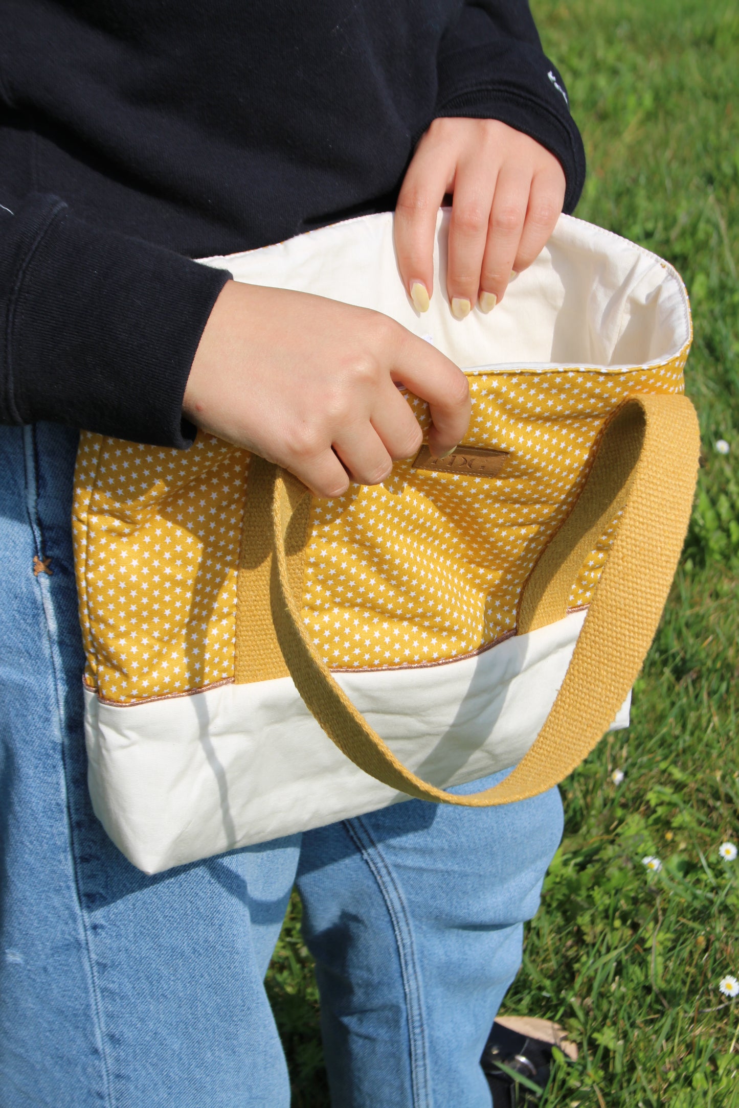 Petit sac cabas jaune étoilé
